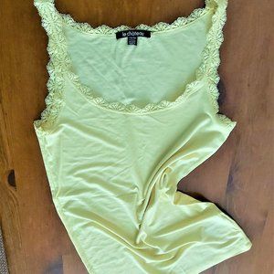 Le Chateau XS butter yellow tank w/ scalloped lace